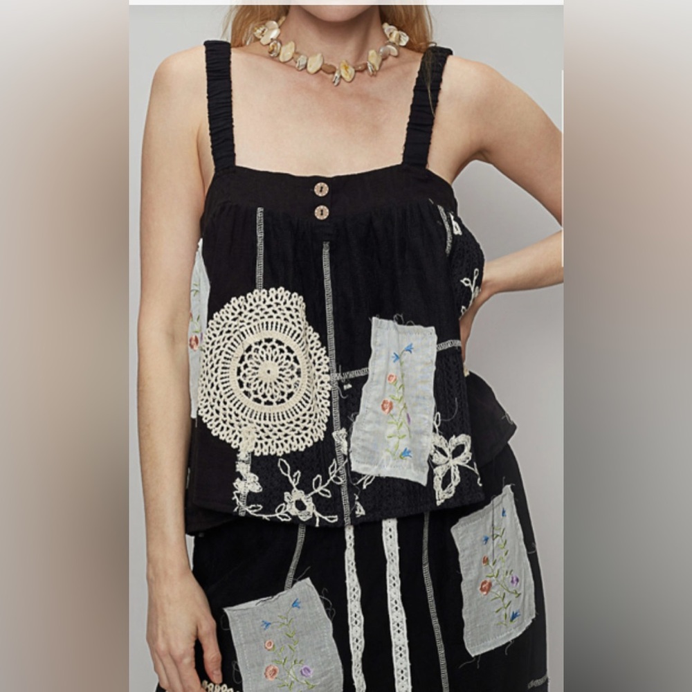 POL Crop Tank Top Black and White crochet lace & appliqué various sizes New - Picture 4 of 8